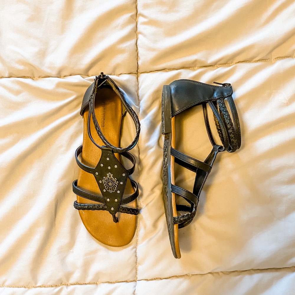 Cute buckle gladiator sandals